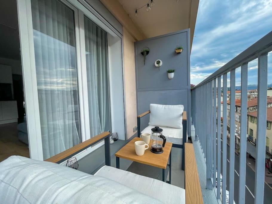 Le Lagon Bleu - Appt Wifi Parking Balcon Le Puy-en-Velay المظهر الخارجي الصورة